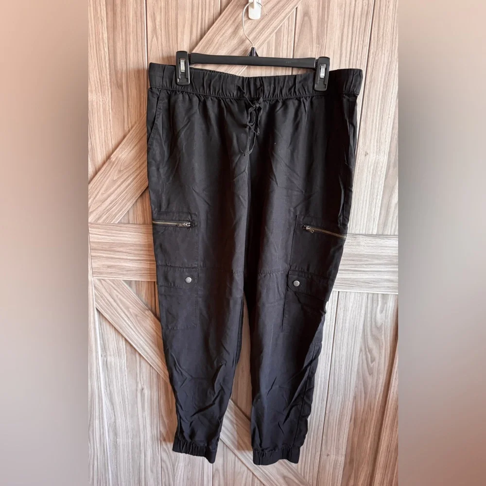 Banana Republic Factory Women's Black Cargo Pants